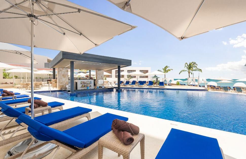 Royalton Chic Antigua offer card